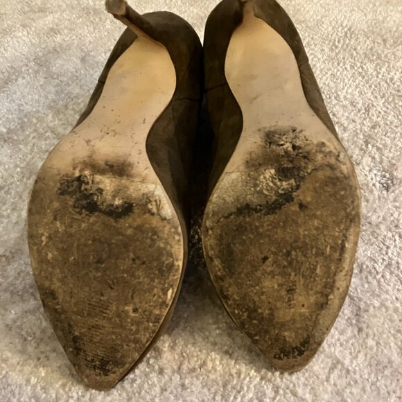 Express olive green suede open front booties. 4” heel - Picture 6 of 7